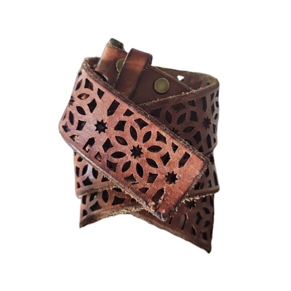 Genuine Leather Floral Cutout Belt Sz M Boho Chic Raw Edge 90s Vintage Inspired - Picture 4 of 13